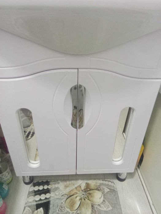 Продам тумбочку.