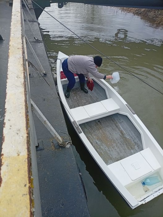 Vând Barca Laguna 420