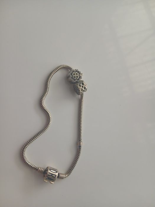 Vând brățară aur pandora