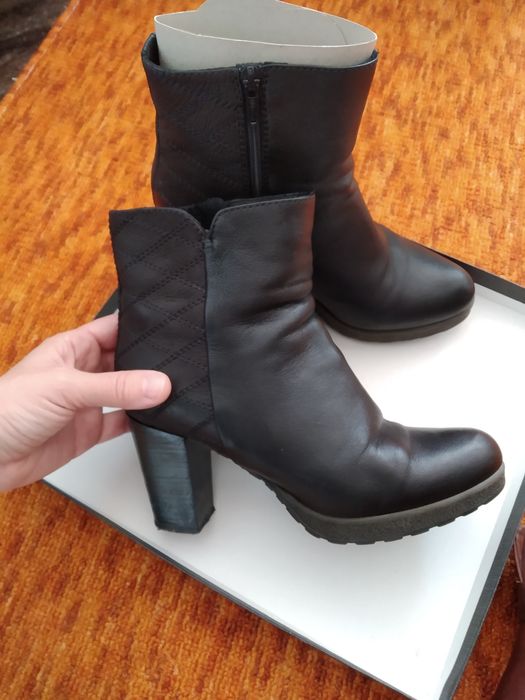 Боти от естествена кожа