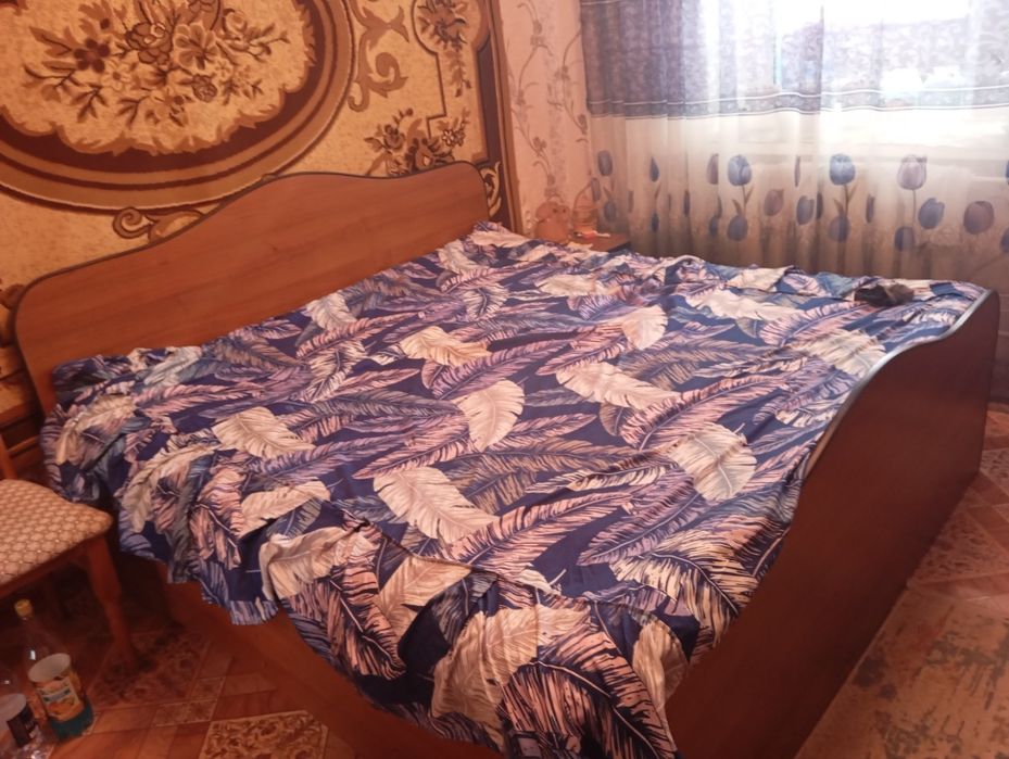 Продам кровать с матрасом