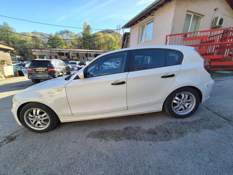 BMW E87 118D 143кс ксенон черен таван  ръчка НА ЧАСТИ!