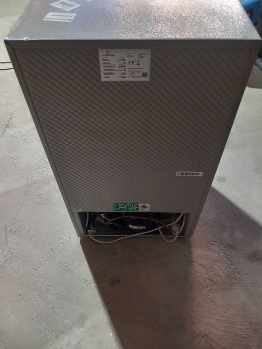 Frigider de 90 litri