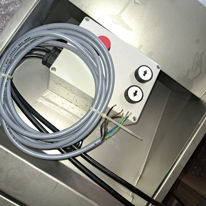 Дробилка за отпадна храна INC . Миална машина  нова