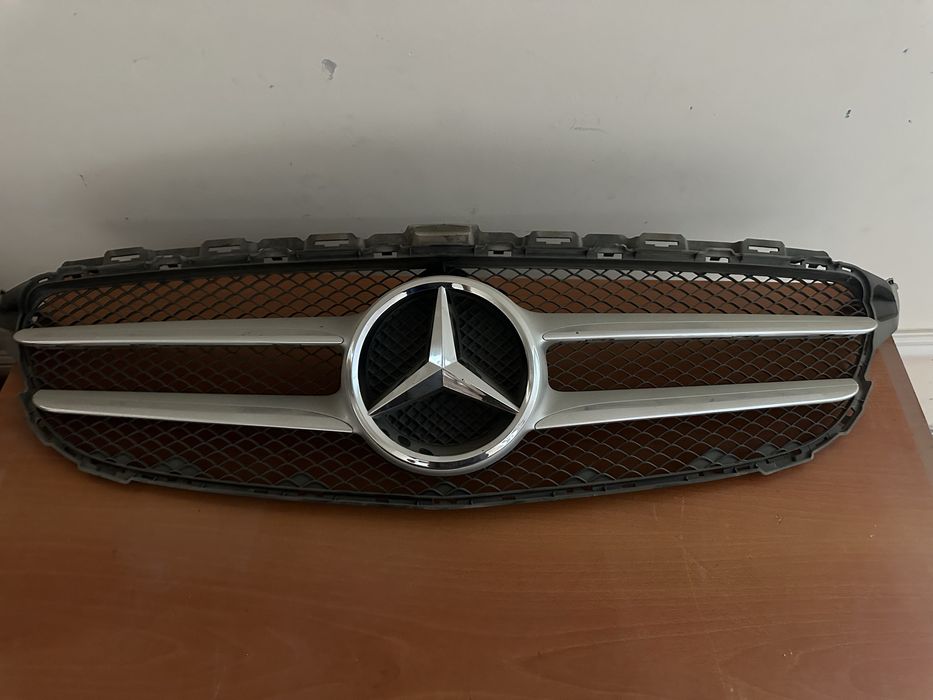 Mersasedes 205 oblisofka