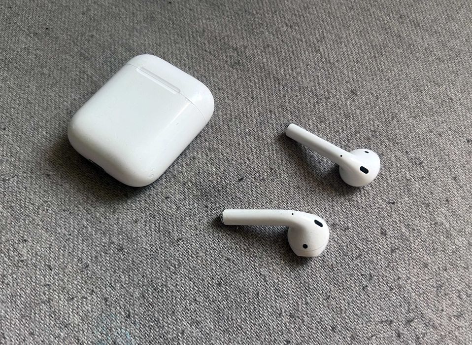 Apple AirPods 2 carcasa A1602 Lightning stare foarte buna