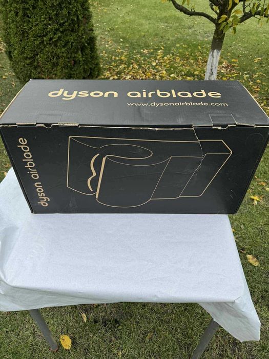 Dyson airblade noua