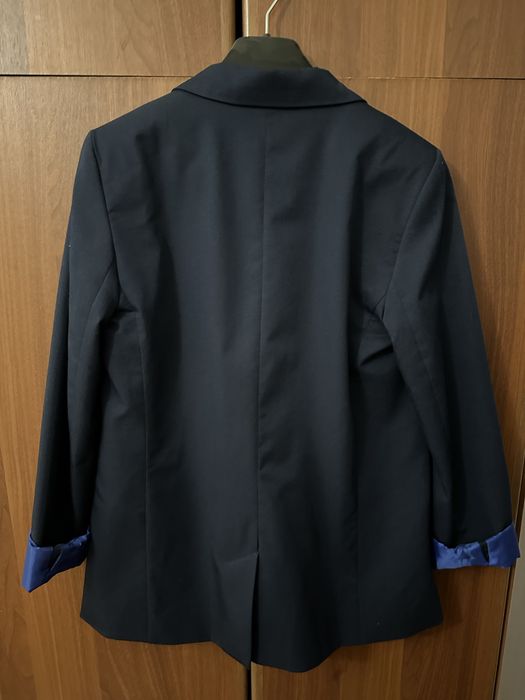 Темно синий пиджак