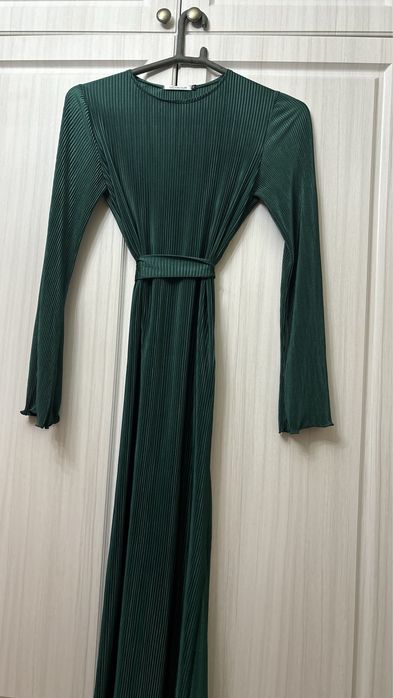 Продам женские платья