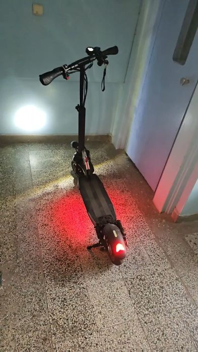 Електлическа тротинетка Elektricheska trotinetka