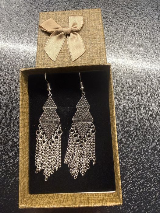 Бижутерия на подарок.