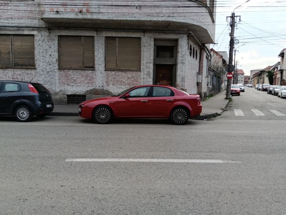 Vând alfa Romeo 159 1.9 dizal distribuție schimbata injectoare recondiționate