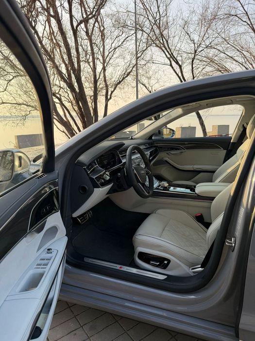 Audi S8 2025 benzină, 96.000 € — imagine 5
