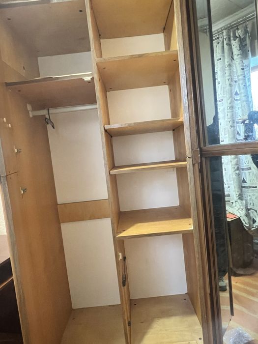 Продам шифоньер БУ