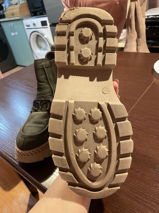 Дамски боти от естествен велур