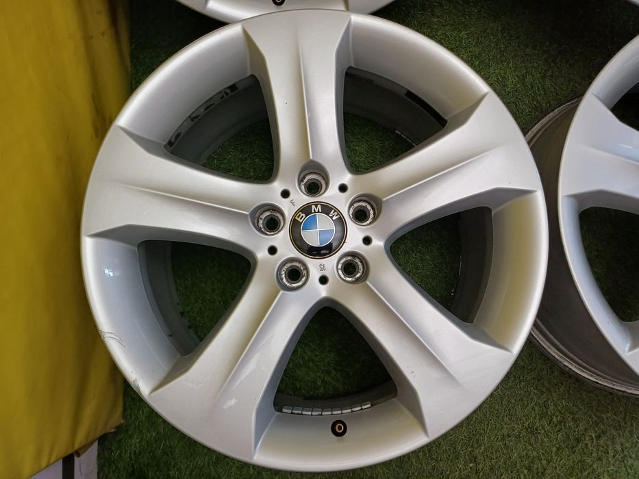 Диски 19 5x120 на BMW разноширокие.