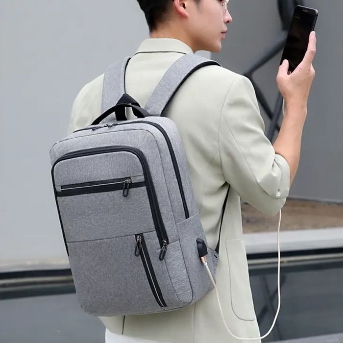 Сумка - рюкзак для ноутбука USB port. Sumka - Ryukzak Noutbuk uchun.