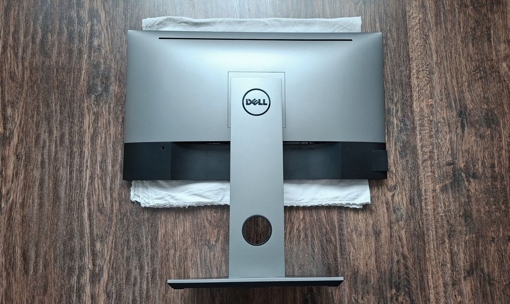 DELL UltraSharp U2518D 25" инча