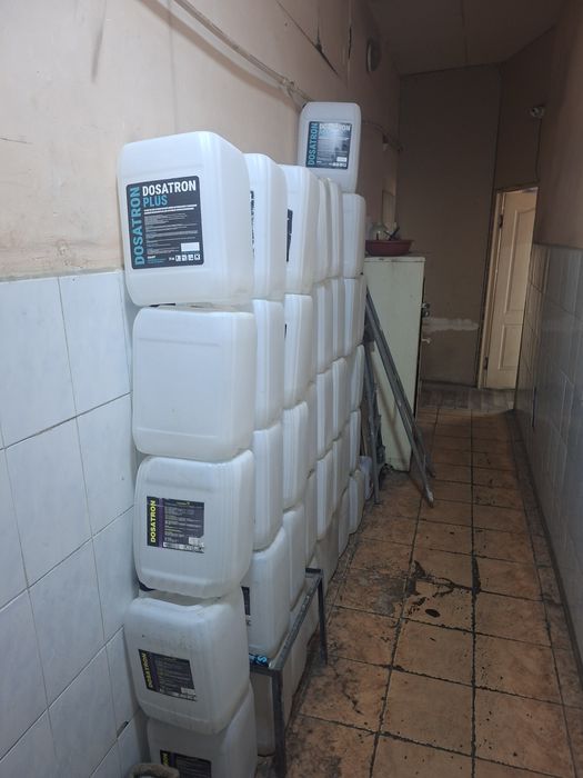 Пустые канистры 20л