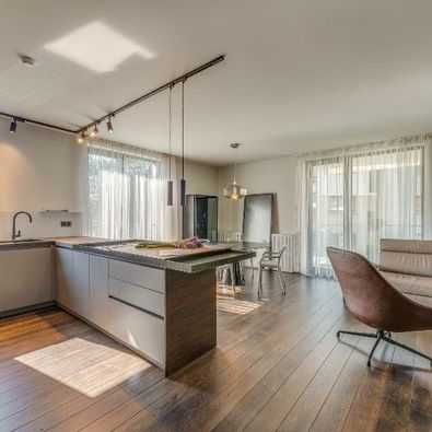 Дава се под наем Тристаен апартамент в София, Разсадника - 119 кв.м за 540 € - Снимка #1