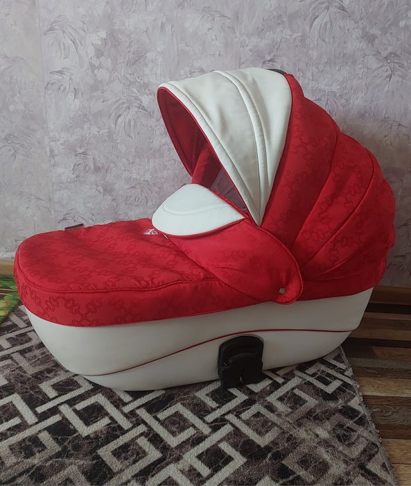 Продам коляску adamex