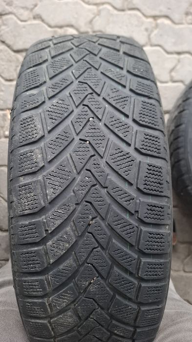 Зимние шины 215/60/16
