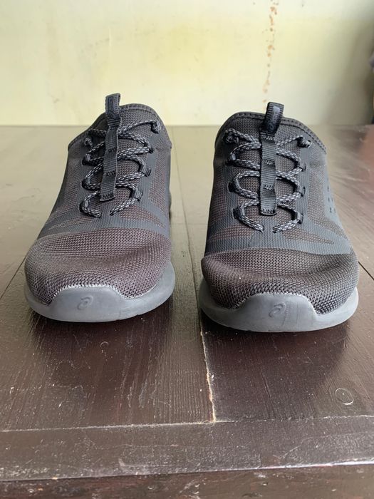 Adidasi Asics 42