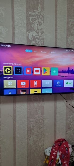 Продам телевизор смарт 43.почти новый.