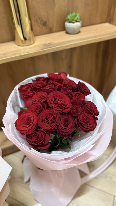 Букет белые розы 12к