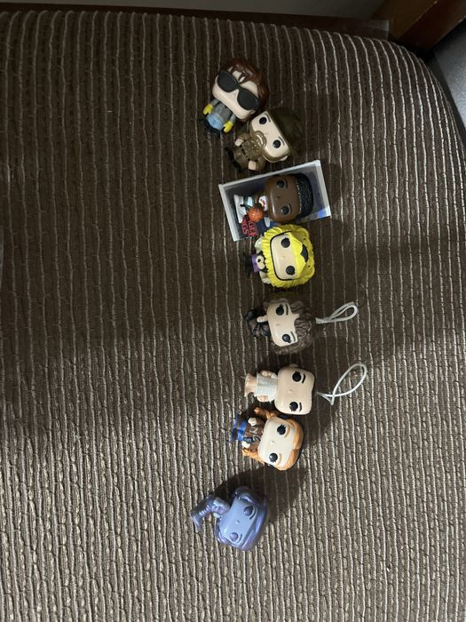 Фигурки очень странные дела