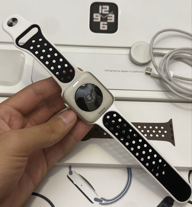 Apple watch SE 2/44 93% Starlight