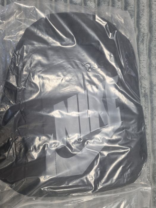 Rucsac nou Nike cu etichetă