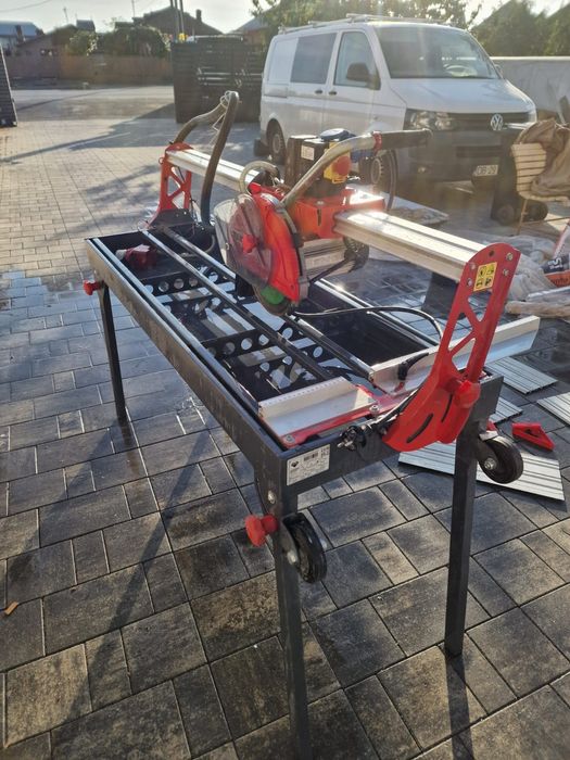 Vand masina de  taiat gresie, faianța, ceramica, ca noua