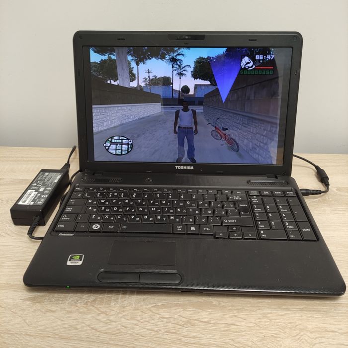 Ноутбук рабочий с играми