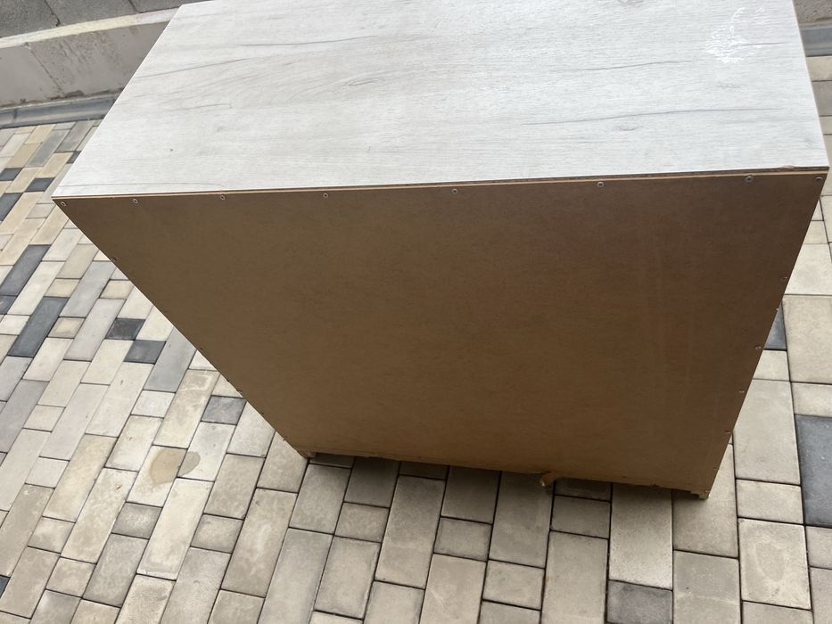 Комод для дома из дерева