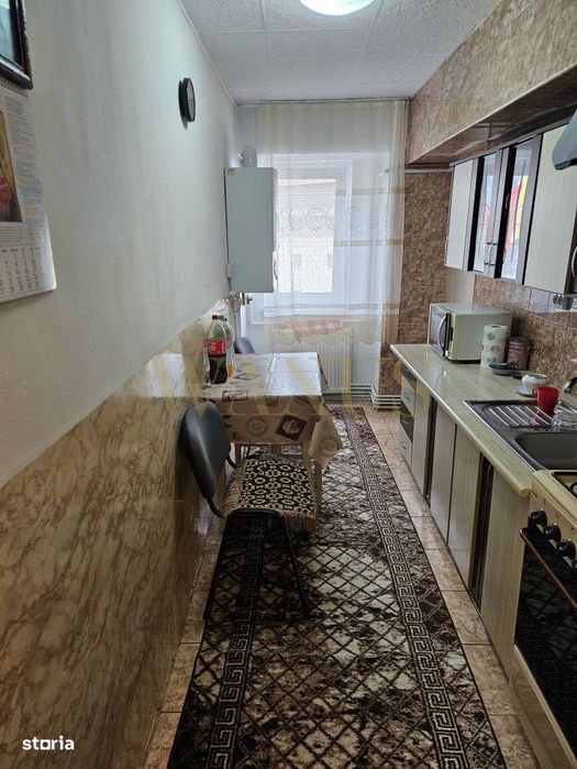 Apartament 4 camere,2 bai ,balcon ,Centru Beclean