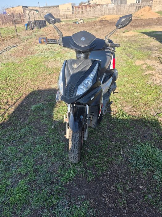 Продам скутер 150 куб