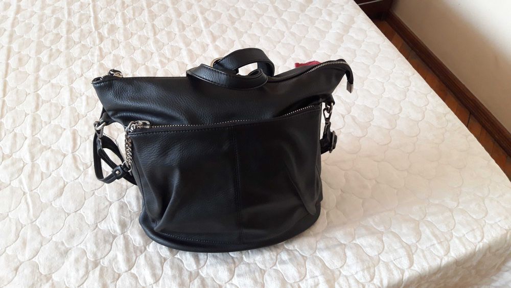 Нова дамска чанта 2 в 1 ,за през рамо или раница