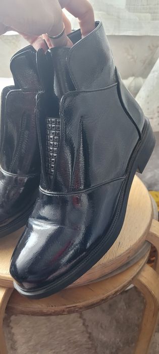 Продам ботинки на осень