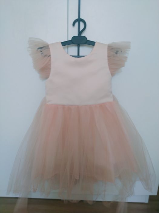 Продам детские платья