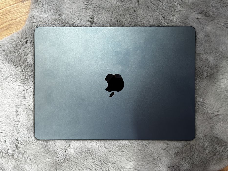 Apple MacBook Air M2 - 13,6 inch. // 256GB // 96% Battery Health