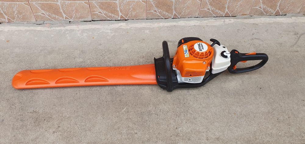 Foarfeca de tuns gard viu stihl HS 82r.