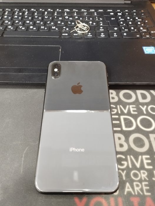 iPhone Xs max sotiladi
