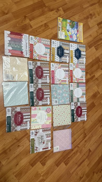 Цветна хартия за картички и покани