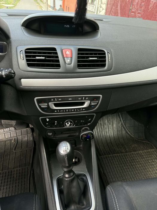 Vând Renault Megane 3 Hatchback 1.6 Benzina