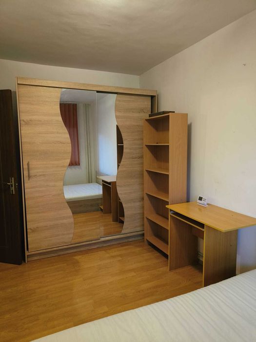PF. Dau in chirie Apartament cu 4 camere Str. Ion Mester