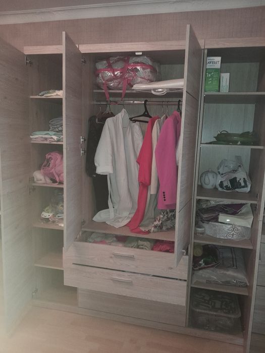 Продам спальный гарнитур