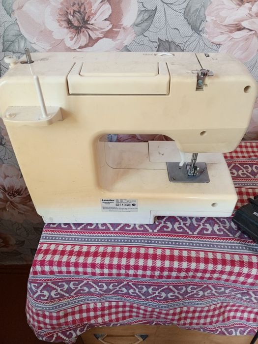 Швейная машинка 40000