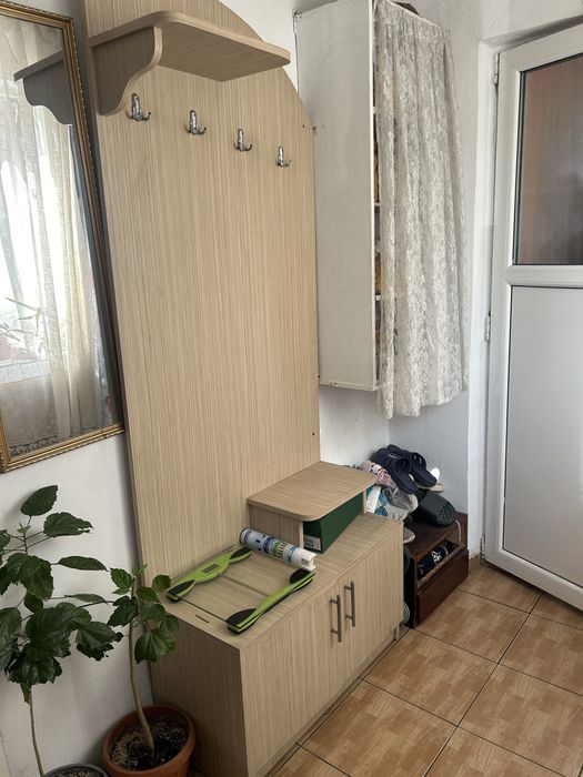 Vand Cuier in stare buna