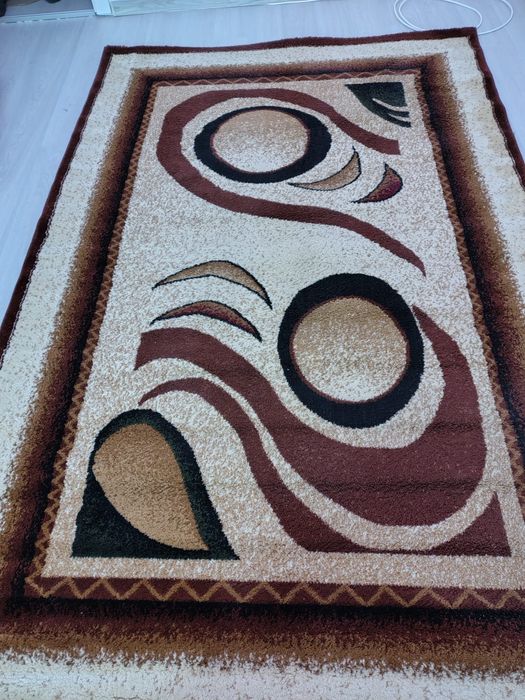 Vând covor 1.60m/2.50m